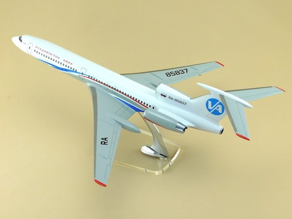 Модель самолета Ту-154М (М1:100, Владивосток Авиа)