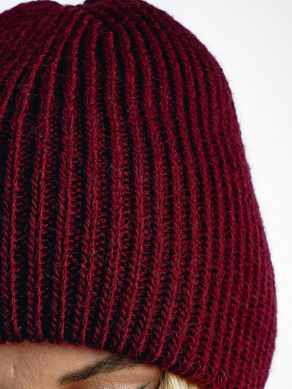 Шапка вязаная "Fishka" Бордо