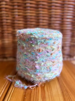 Пряжа  декоративная с ворсом и шишибриками