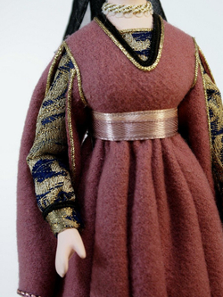 Кукла фарфоровая в немецком придворном костюме