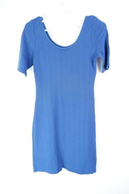 Платье в красивом голубом оттенке 40 размер