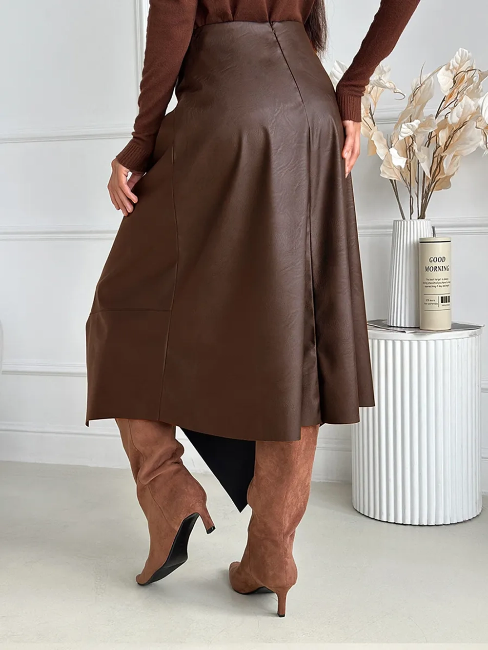 Юбка кожаная трапеция миди