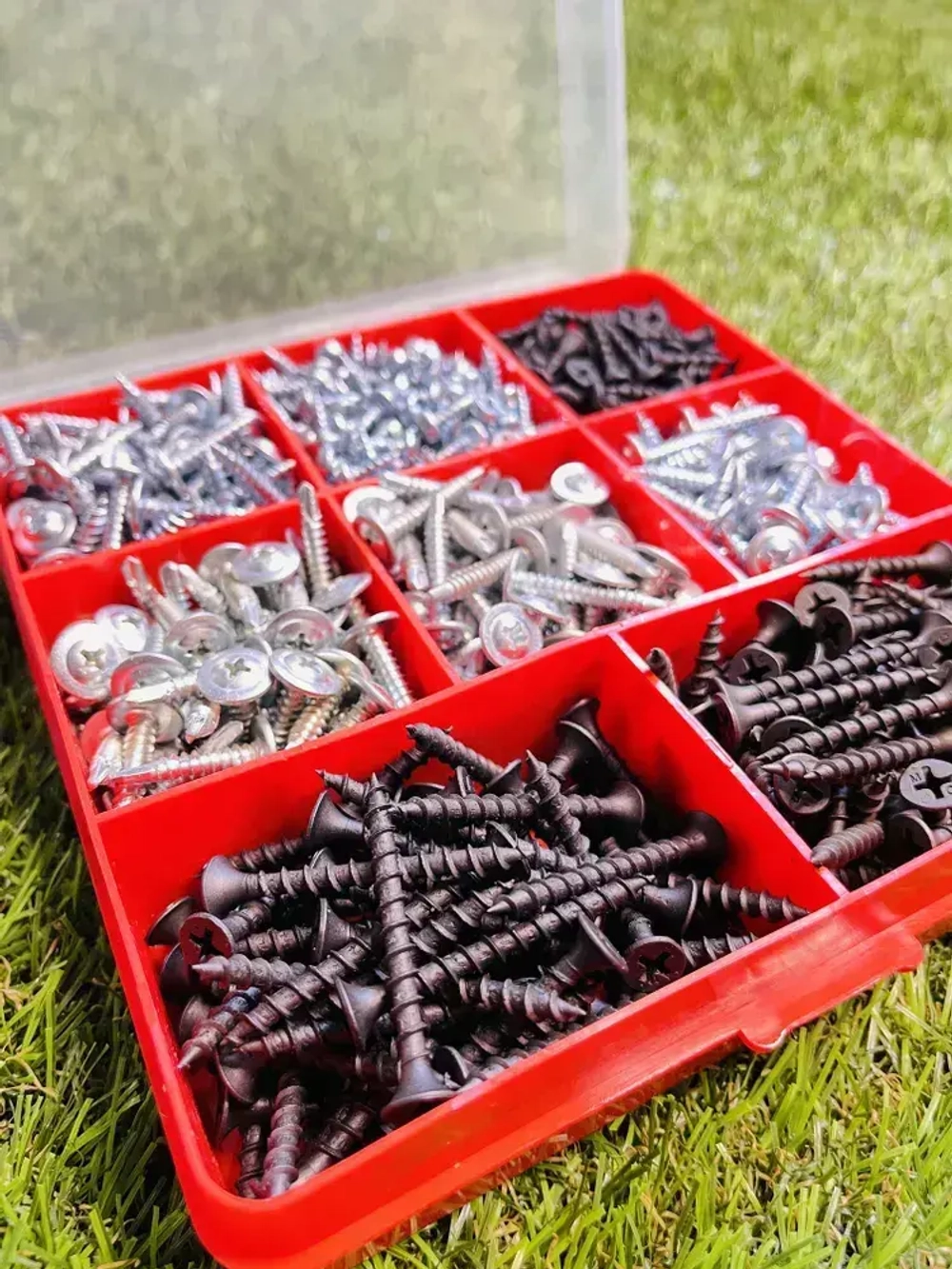 Набор саморезов (900)