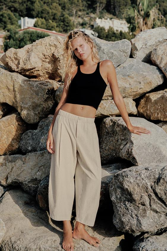 ZARA УКОРОЧЕННЫЕ БРЮКИ НА РЕЗИНКЕ, ЦВЕТ СЛОНОВОЙ КОСТИ