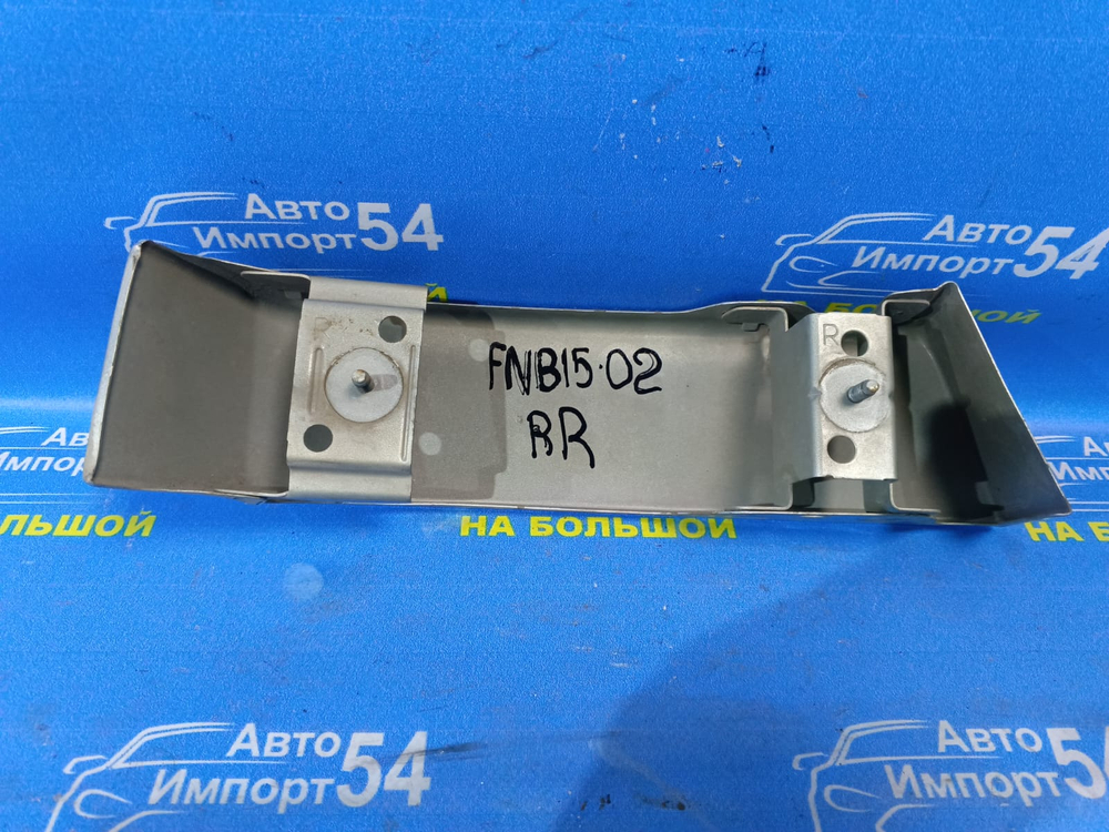 Планка под стоп правая NISSAN SUNNY 1999