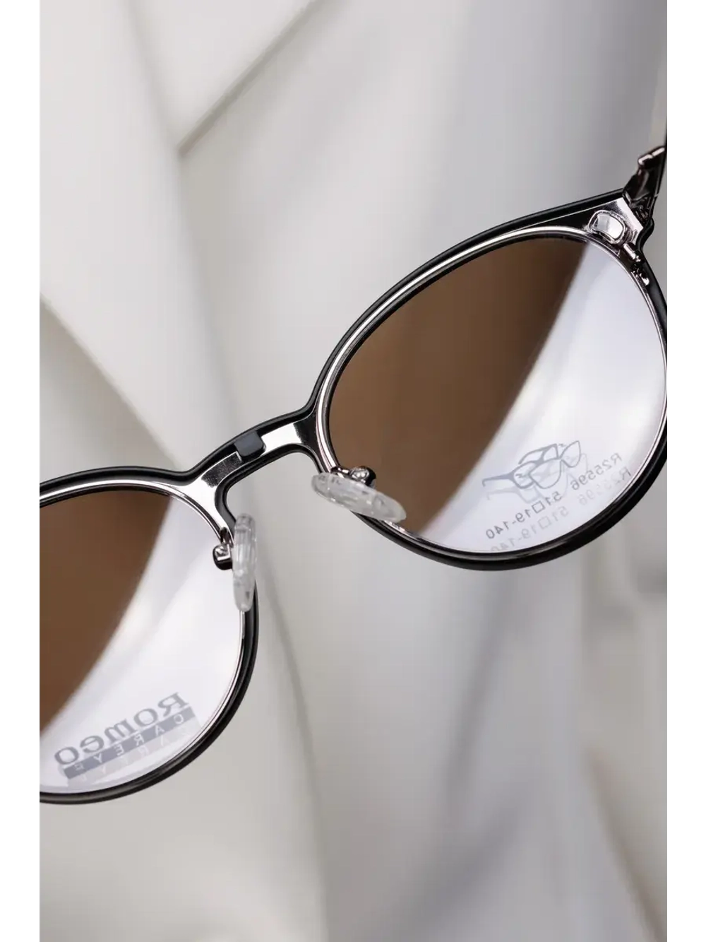 Оправа для очков с солнцезащитной накладкой 4в1