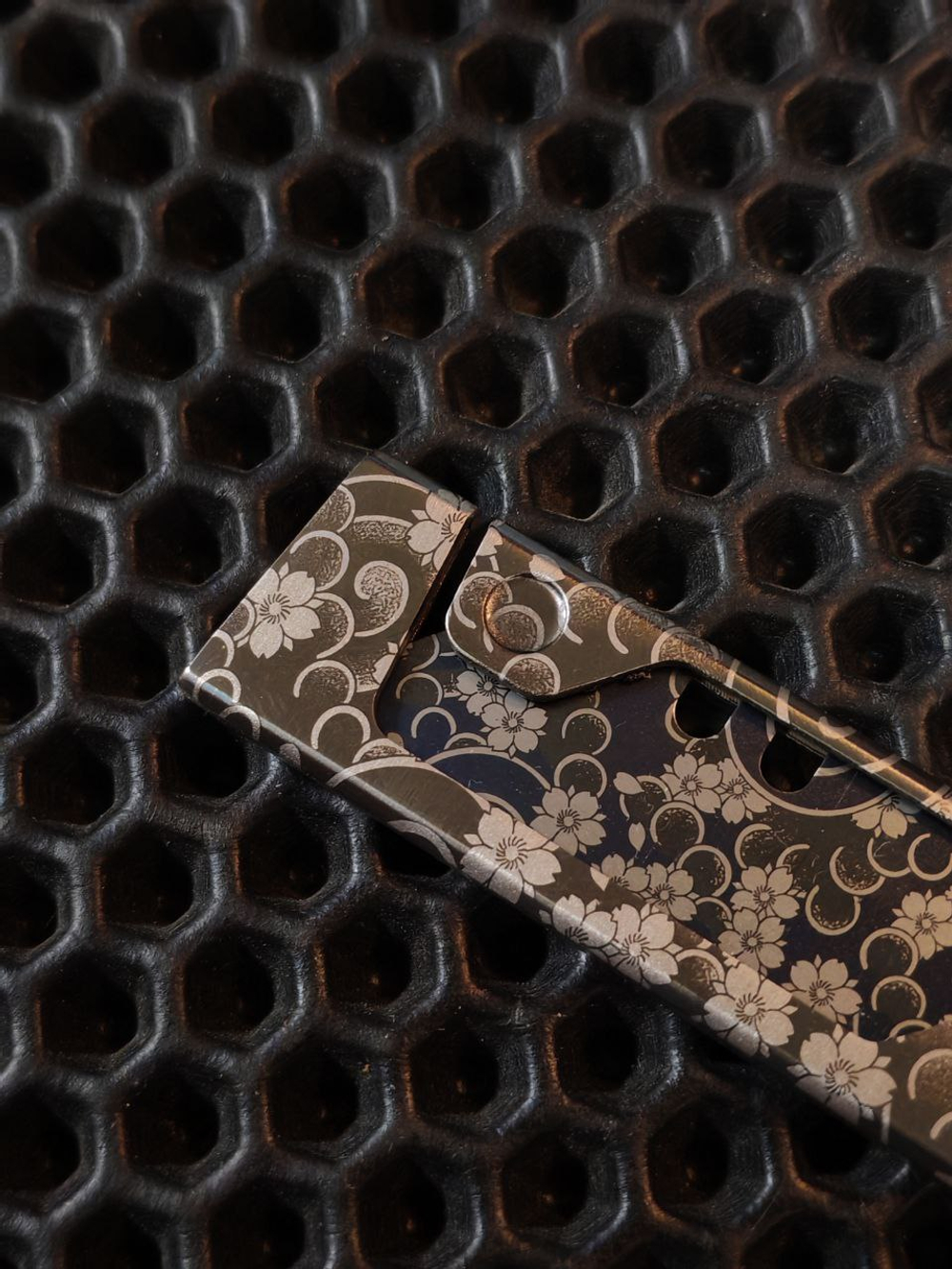 Нож для сменных трапециевидных лезвий. Сакура