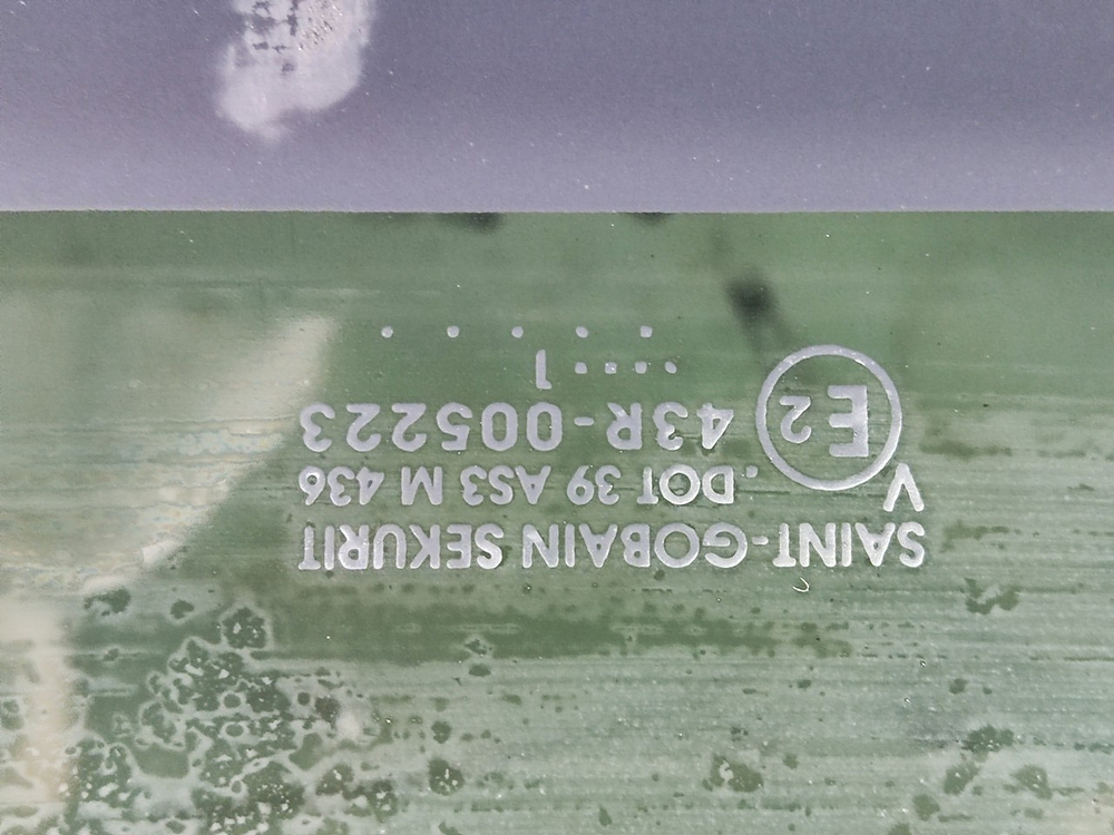 Люк электрический в сборе