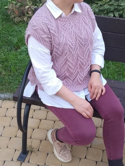 Жилет вязаный ажурный
