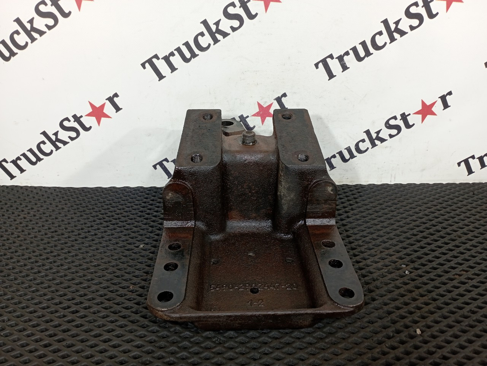 Кронштейн рессоры передней