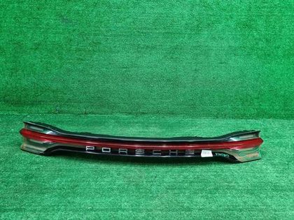 Фонарь крышки багажника Porsche Macan 95b (18-21)