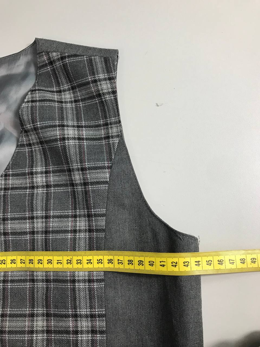 Жилет классического кроя, визуально на 44/46 размер