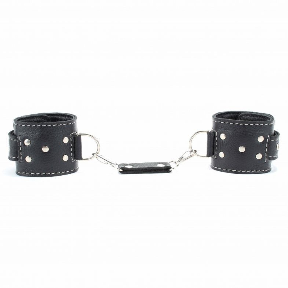 Чёрные кожаные оковы с крупной строчкой (Цвет: черный)