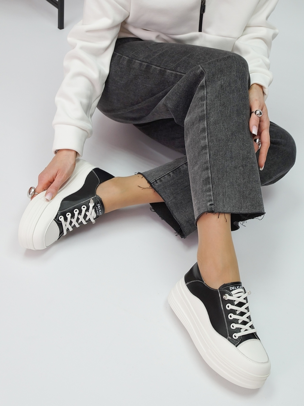 Кроссовки женские демисезонные