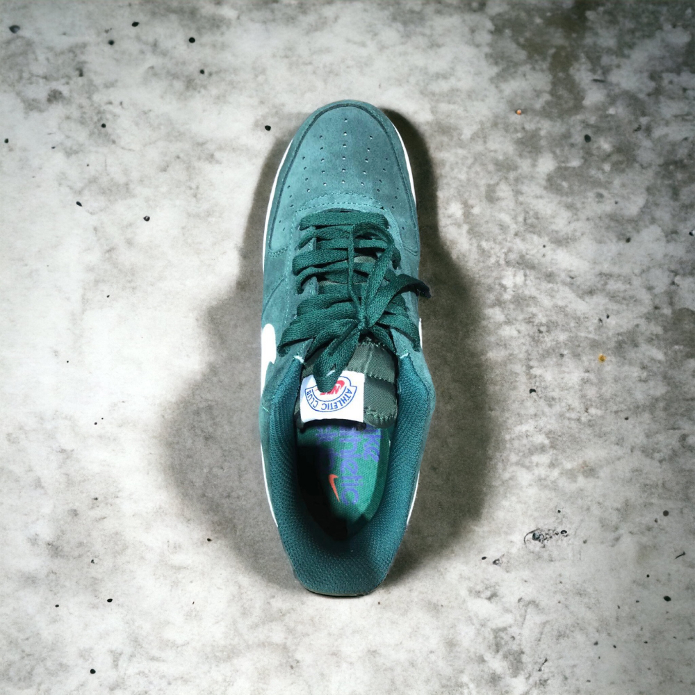 Nike Air Force 1 Low • Green