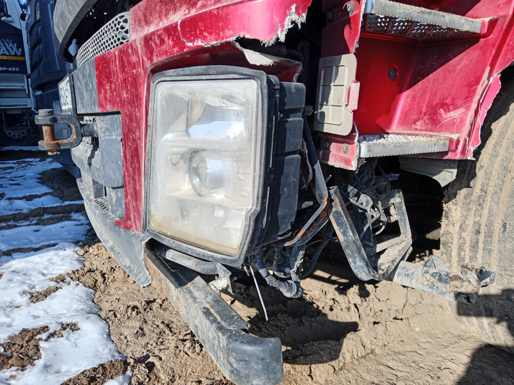 Shacman (Shaanxi) SX* 6x4 Седельный тягач SX42584V324 (Дизельный, 11,6 л, 423 л.с., МТ)