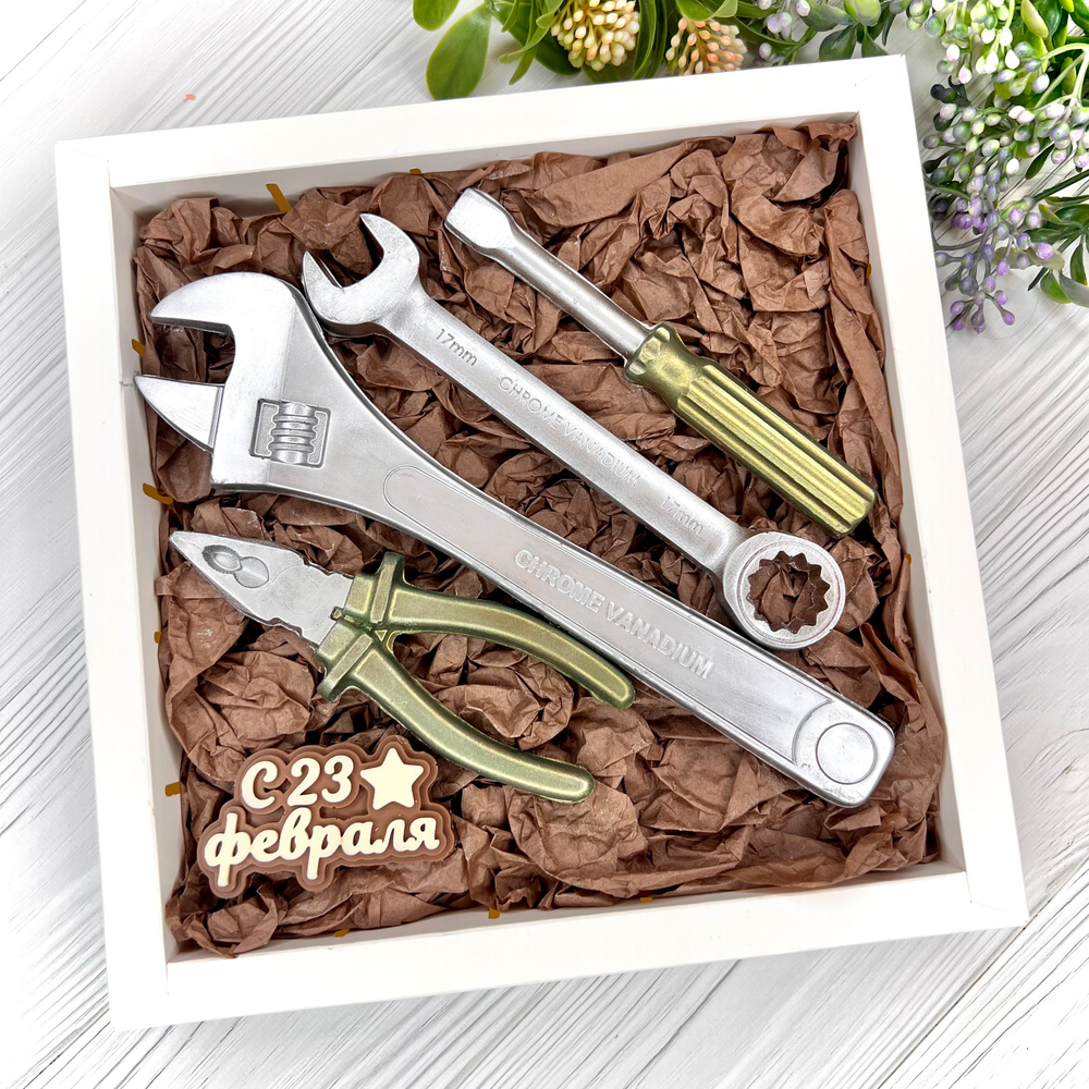 Шоколадные инструменты 2D с надписью