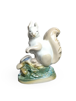 Фарфоровая статуэтка "Белка" Гжель
