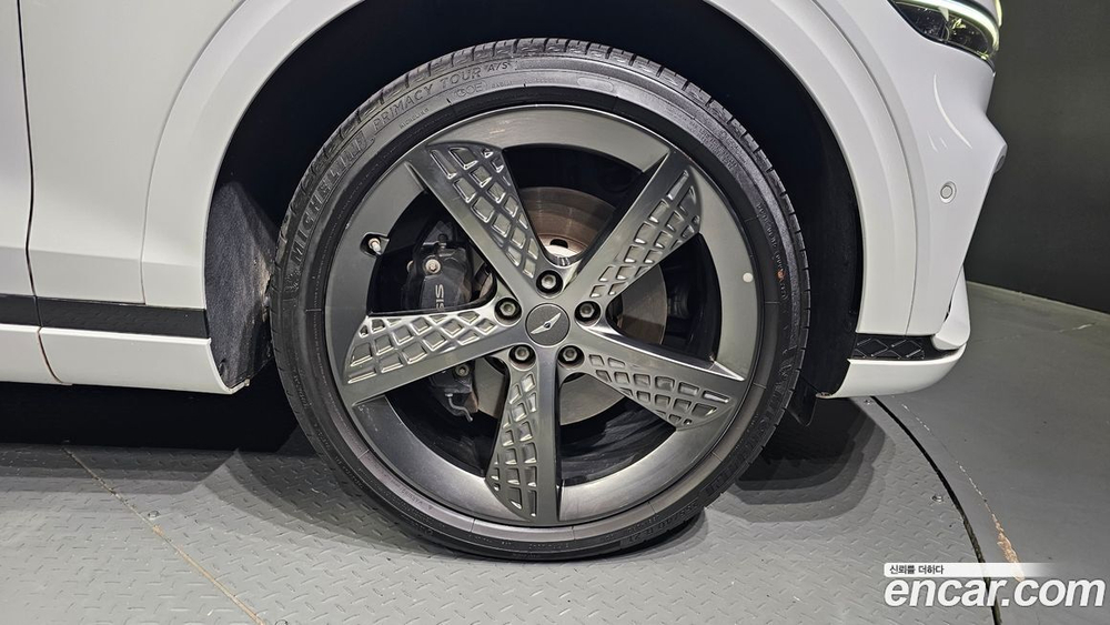 Genesis GV70 2.5T Бензин 2WD (04.2022)