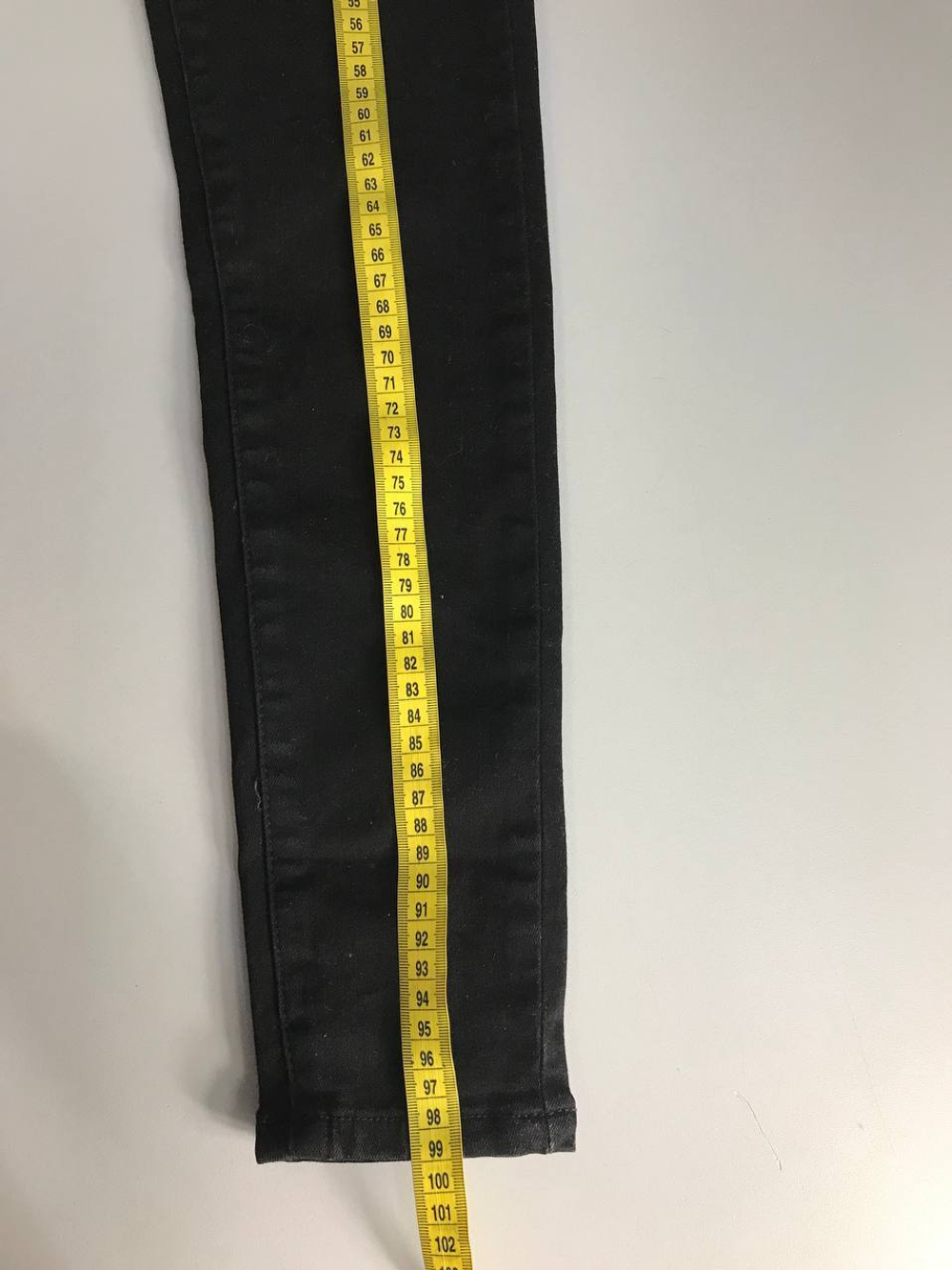 Джинсы зауженные, маркировка 26, визуально 42 размер