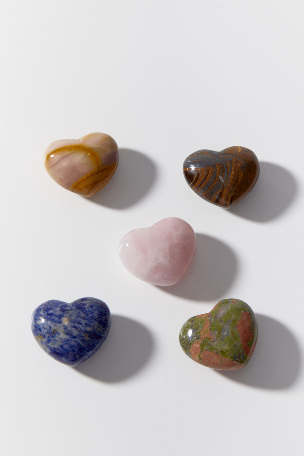 Сердечки из сердолика и горного хрусталя