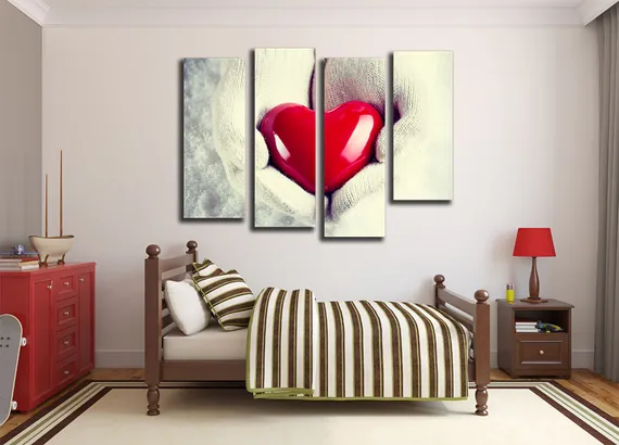 Модульная картина "Сердце в руках"