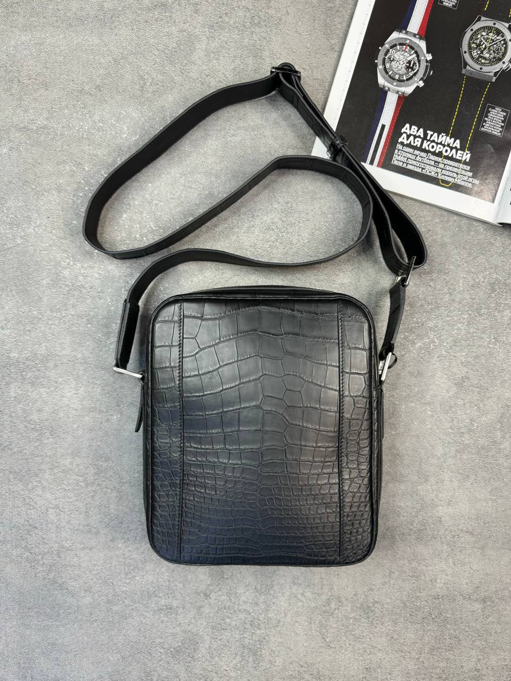 Сумка-мессенджер Hermes из кожи крокодила