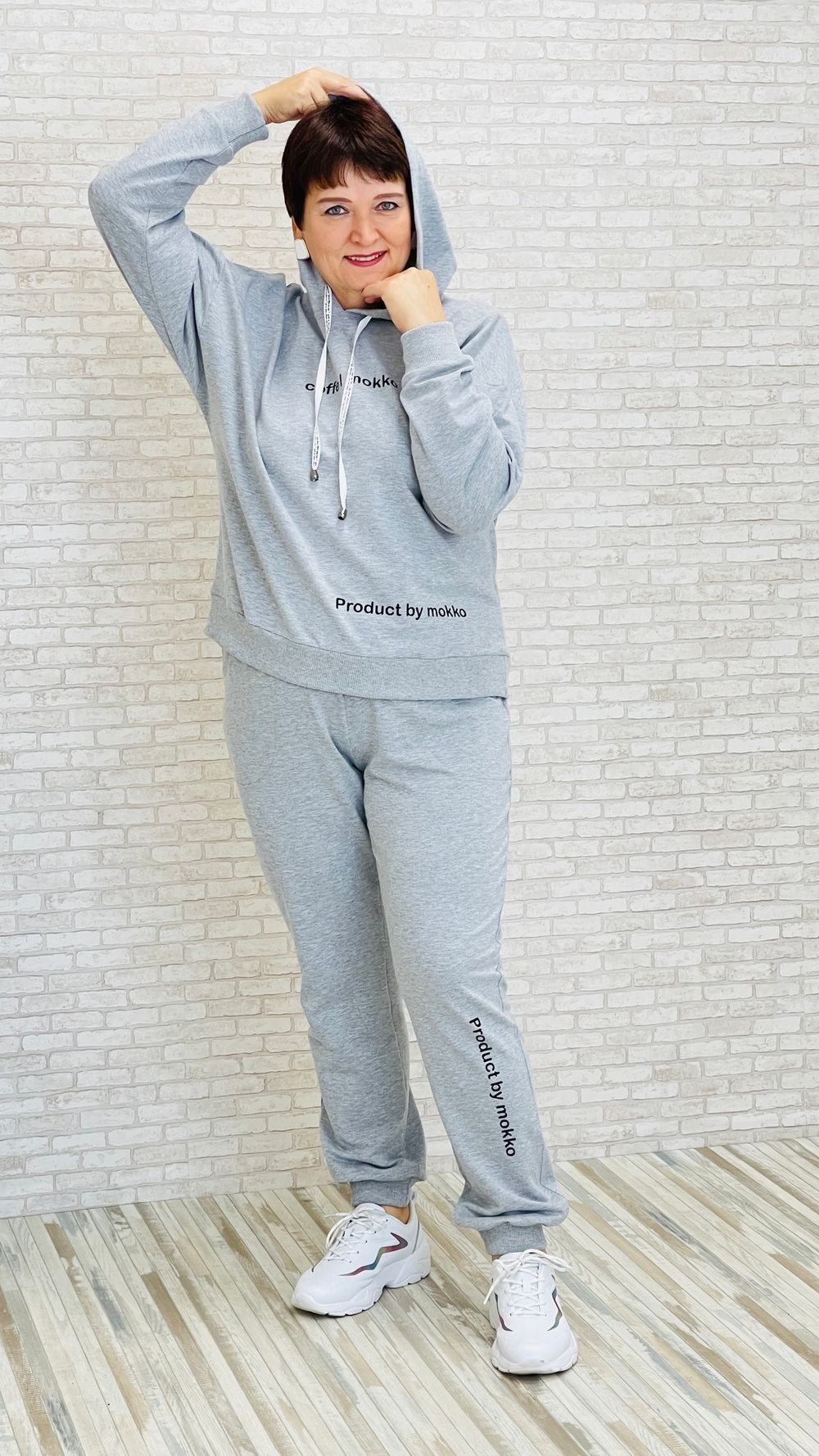 Спортивный костюм с худи и брюками