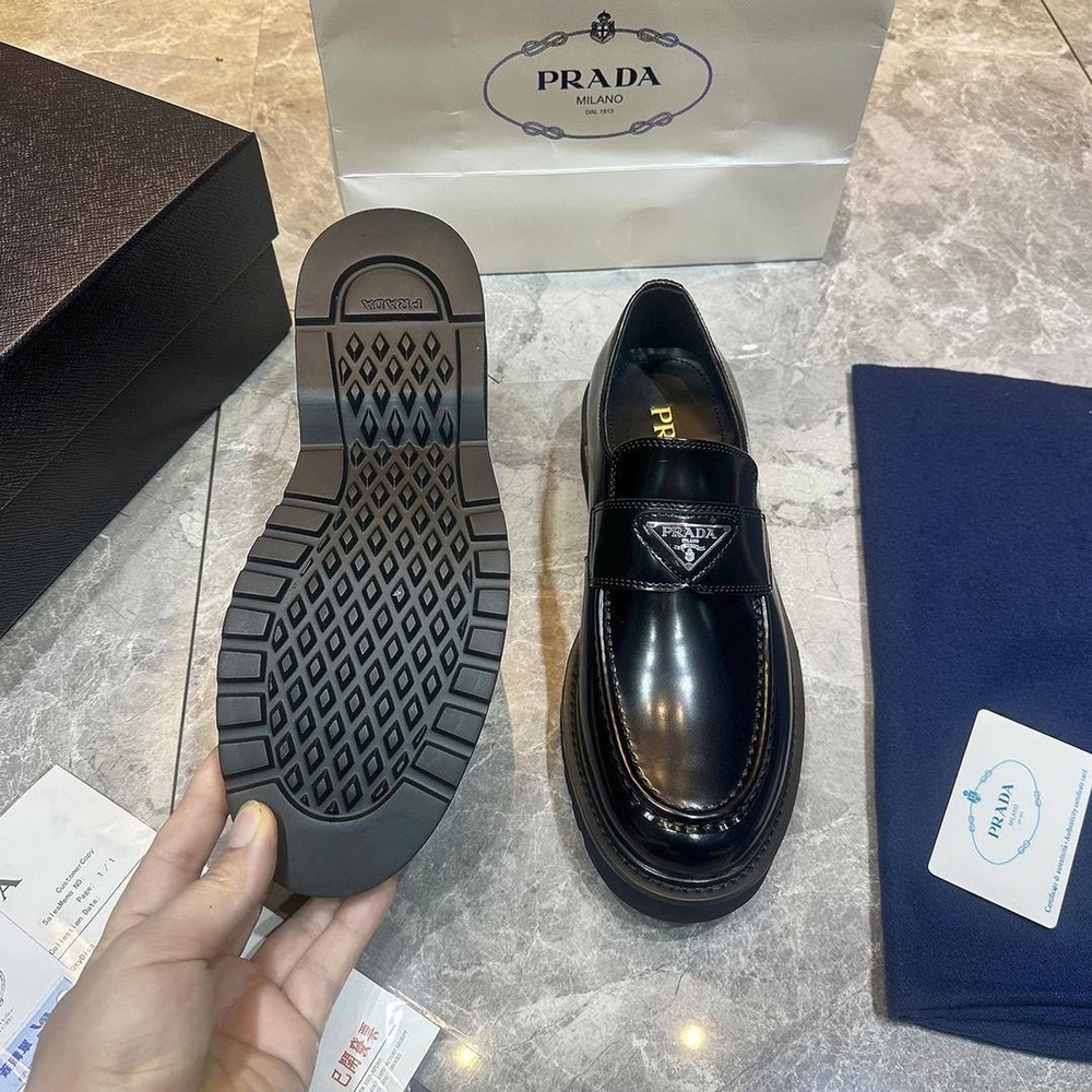 Лоферы Prada
