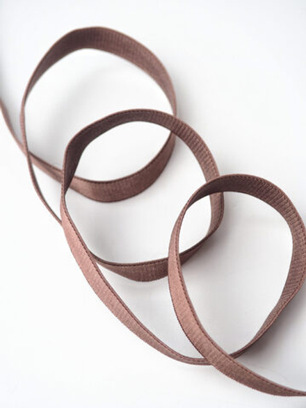 Резинка бретелечная коричневая глянцевая 15 мм