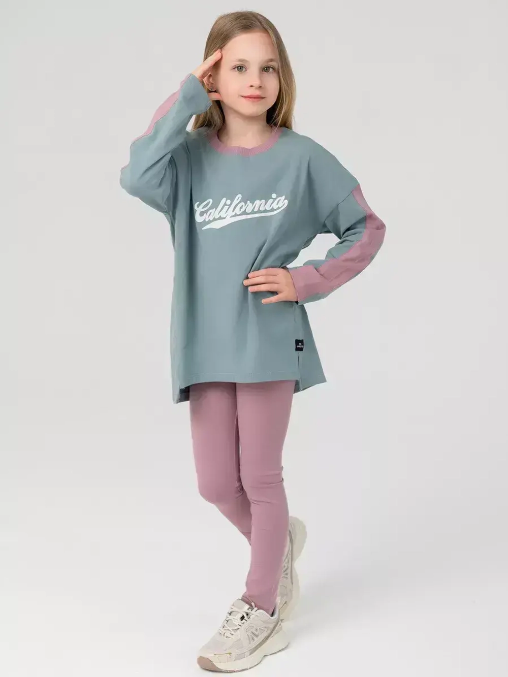 Спортивный костюм для девочки на весну с леггинсами