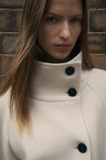 Длинный шерстяной плащ с воротником - ZARA