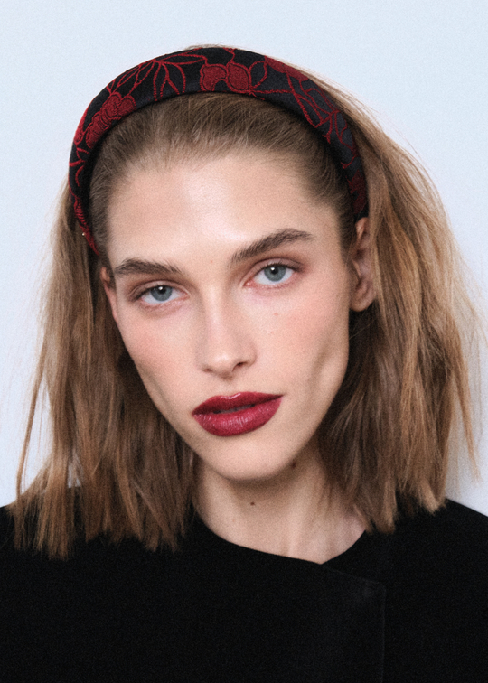 Ободок объемный из черно-красного жаккарда