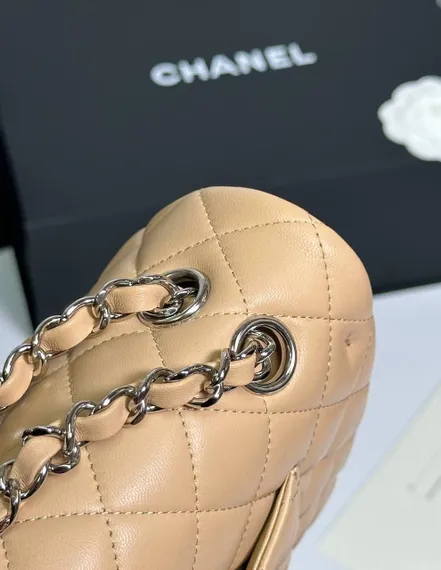 Женская сумка Chanel Timeless Jumbo бежевый