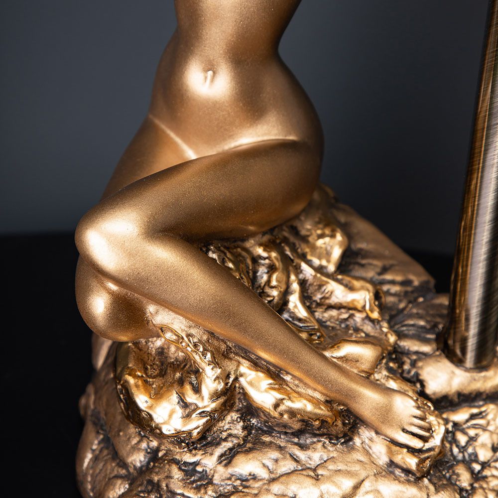 Настольная лампа Девушка на камне Бронза с абажуром Тюсо Игуана Беж