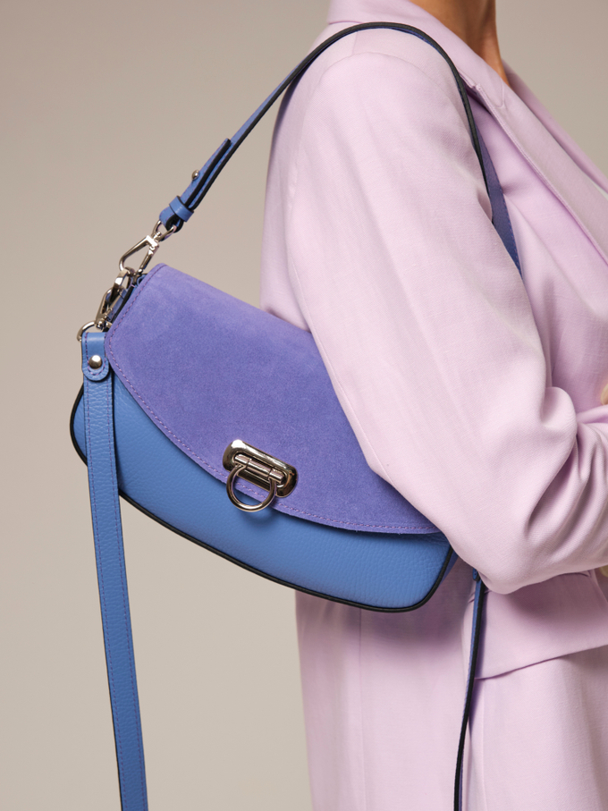 Сумка замшевая на плечо багет сиреневая