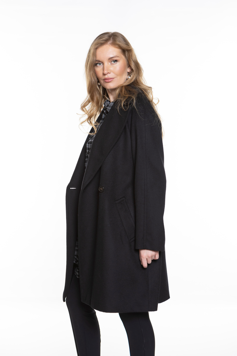 ДВУБОРТНОЕ ПАЛЬТО ИЗ ШЕРСТИ