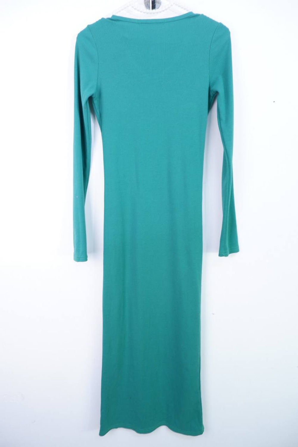 Платье в стильный рубчик, визуально на 42 размер