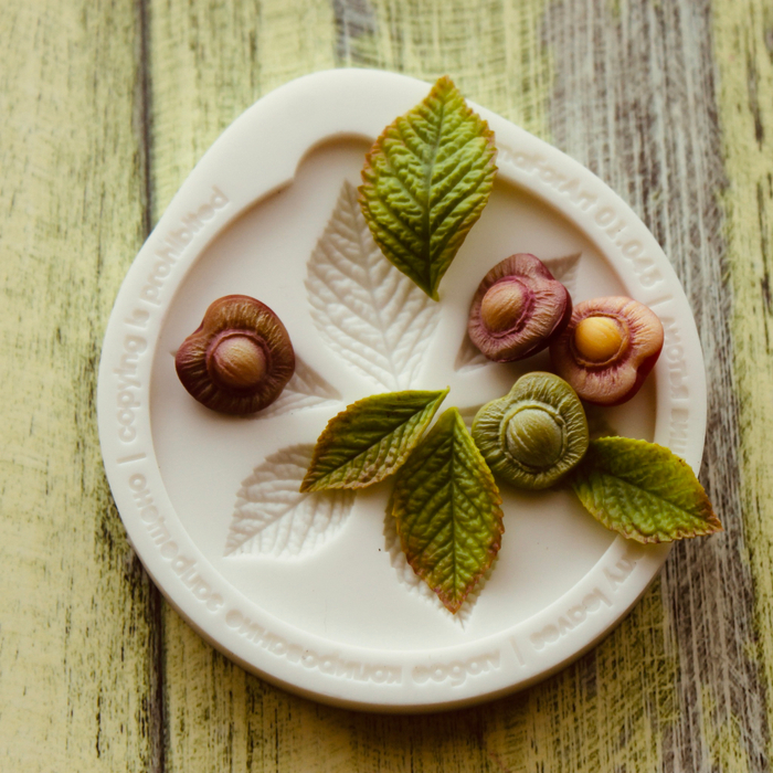 Вишня половинки ягод