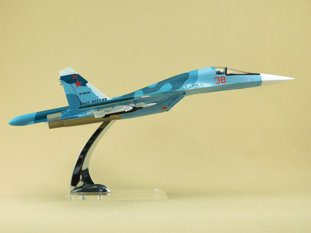 Модель самолета Су-34 (М1:48 ВКС РОССИИ RF-95478_38 Хибины)