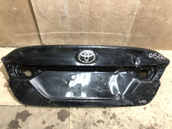 Крышка багажника Toyota Camry (XV70) 18-21 Б/У Оригинал 6440133760