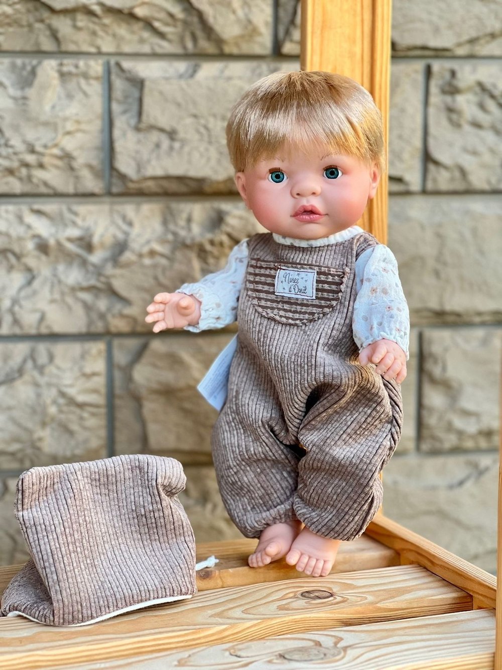 Кукла Nines виниловая 37см JOY в пакете (3040K)