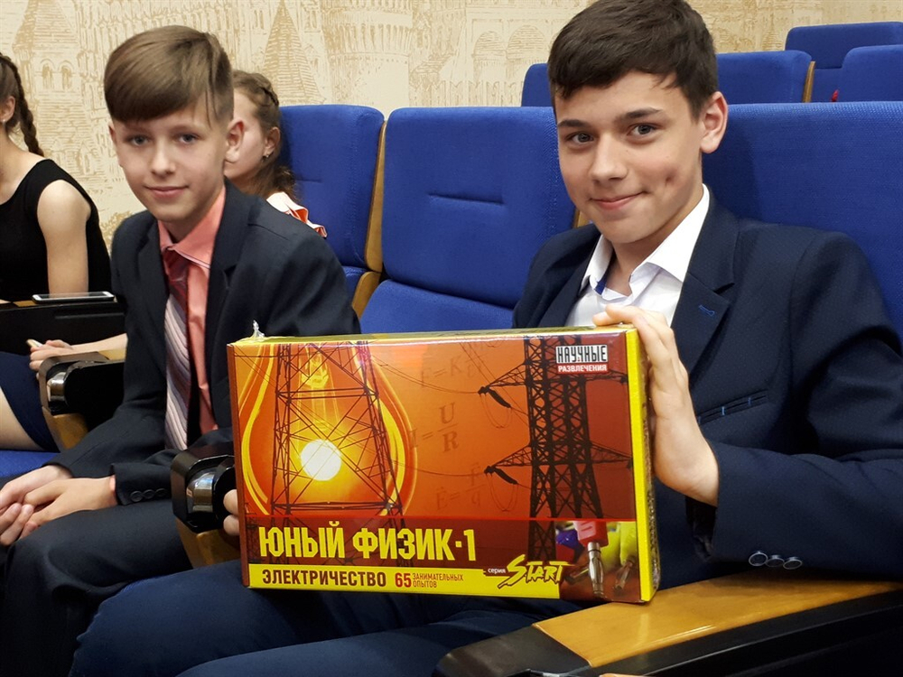 Развивающая игра Юный физик START Электричество