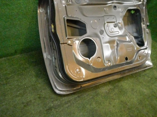 Дверь передняя правая Volvo XC90 1 (2002-2014)