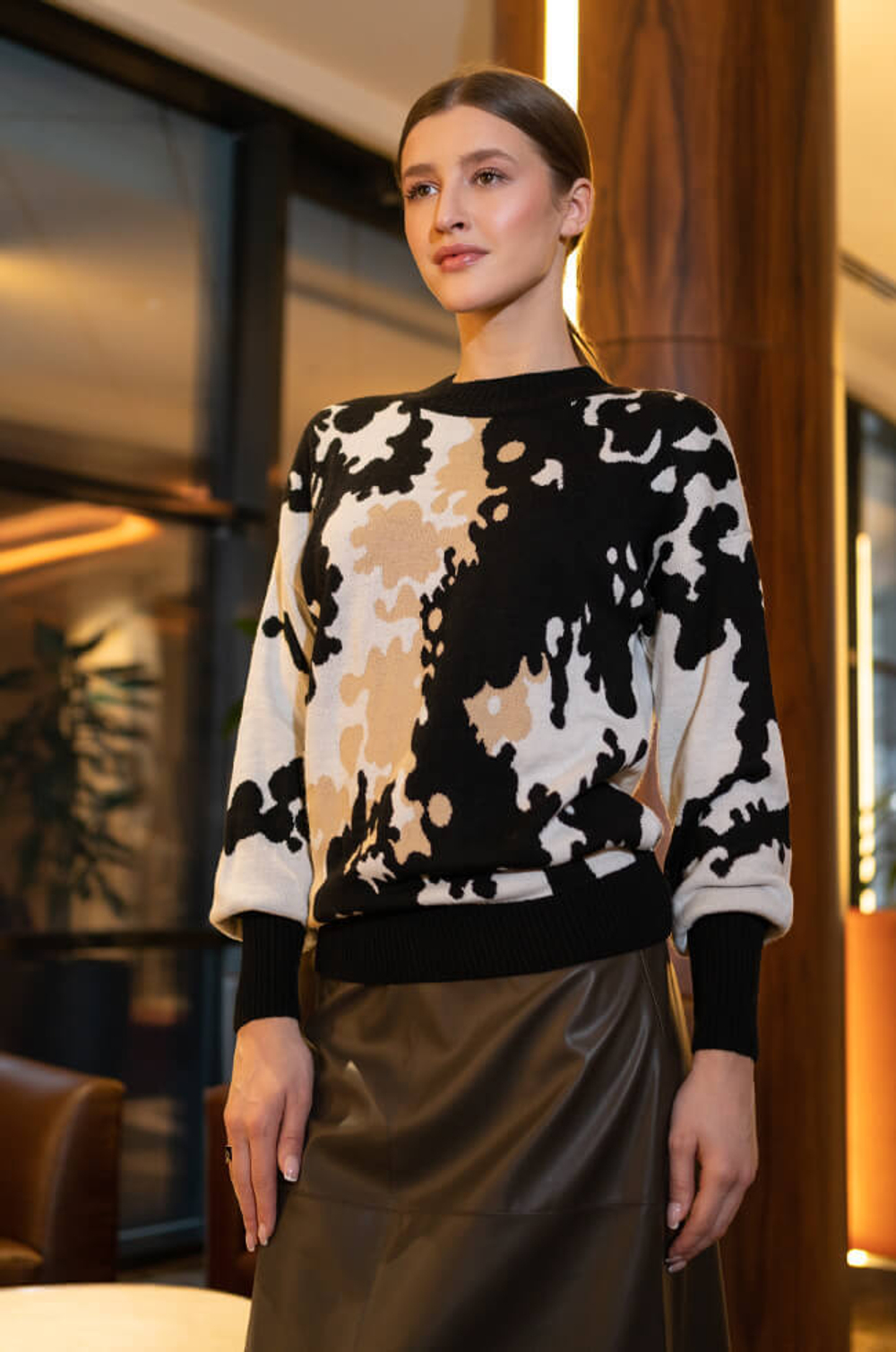 22530 Джемпер женский (бежево-черный)