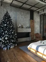 Искусственная черная елка «Торжественная» (Литая хвоя) от 1,8 м до 4 м