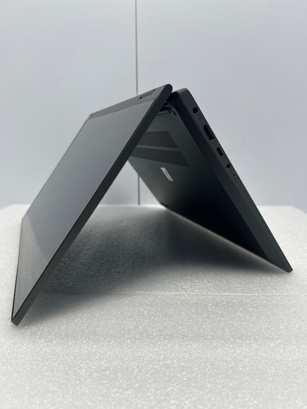 Ноутбук Lenovo IdeaPad Flex 5 14ITL05 (82HS00K8RU) 14"/Intel Pentium Gold 7505/RAM 8GB/SSD 256GB/Intel UHD Graphics/1920x1080/IPS/WINDOWS 11/Подсветка кл-ры:нет/Цвет: Серый. Состояние: A1