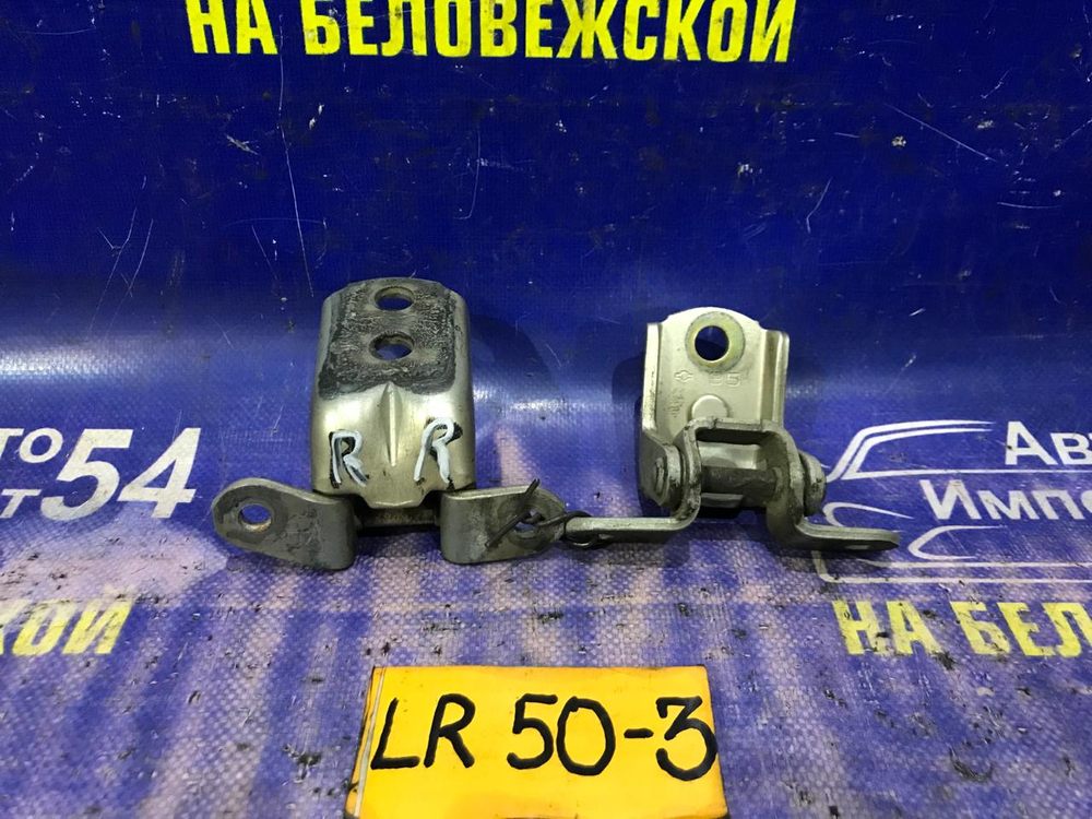 Петля двери задней правой NISSAN TERRANO 1999