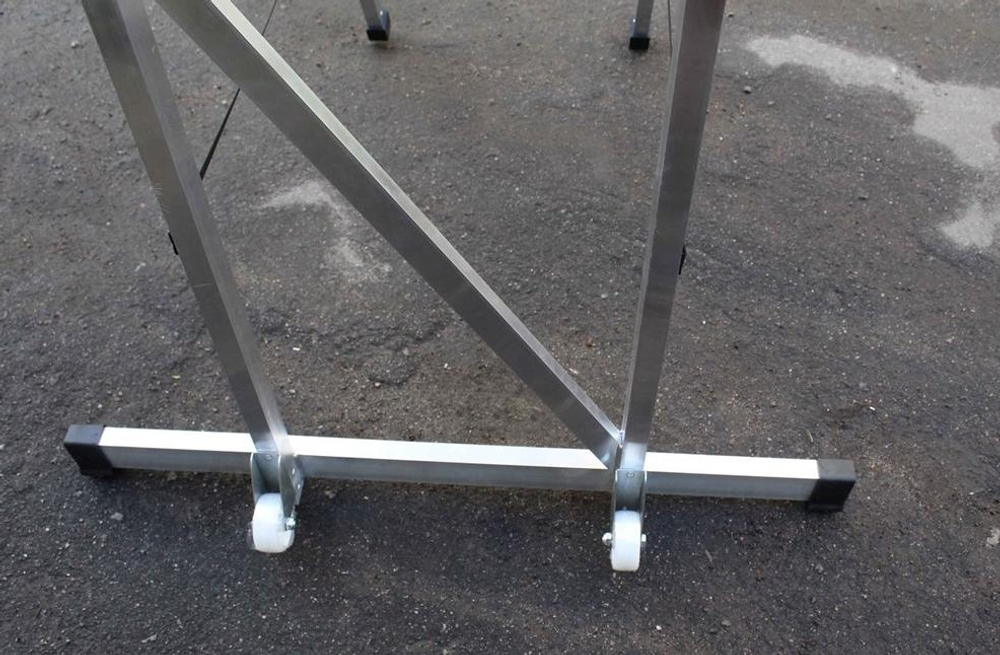 Лестница-платформа фиксированной высоты алюминиевая MEGAL ЛПФВА Н=1.5-8 пер. с трав. и шир. ступ.