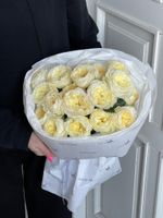 Монобукет из кустовой пионовидной розы желтого оттенка